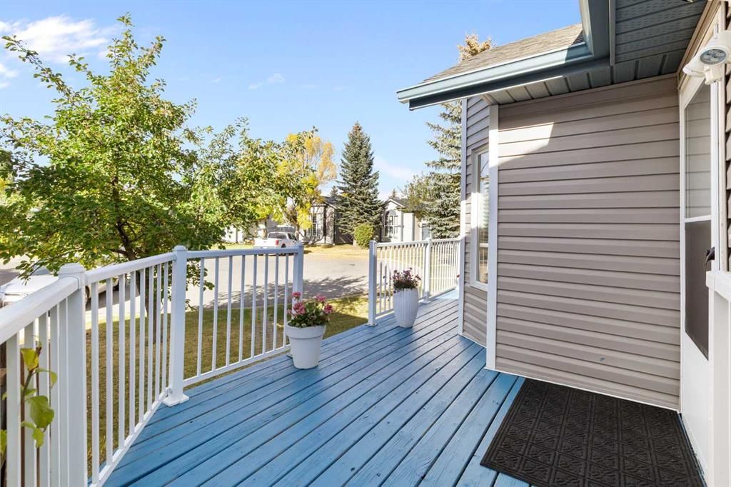 331 Coverdale Court NE, Calgary — photo 4 of 45