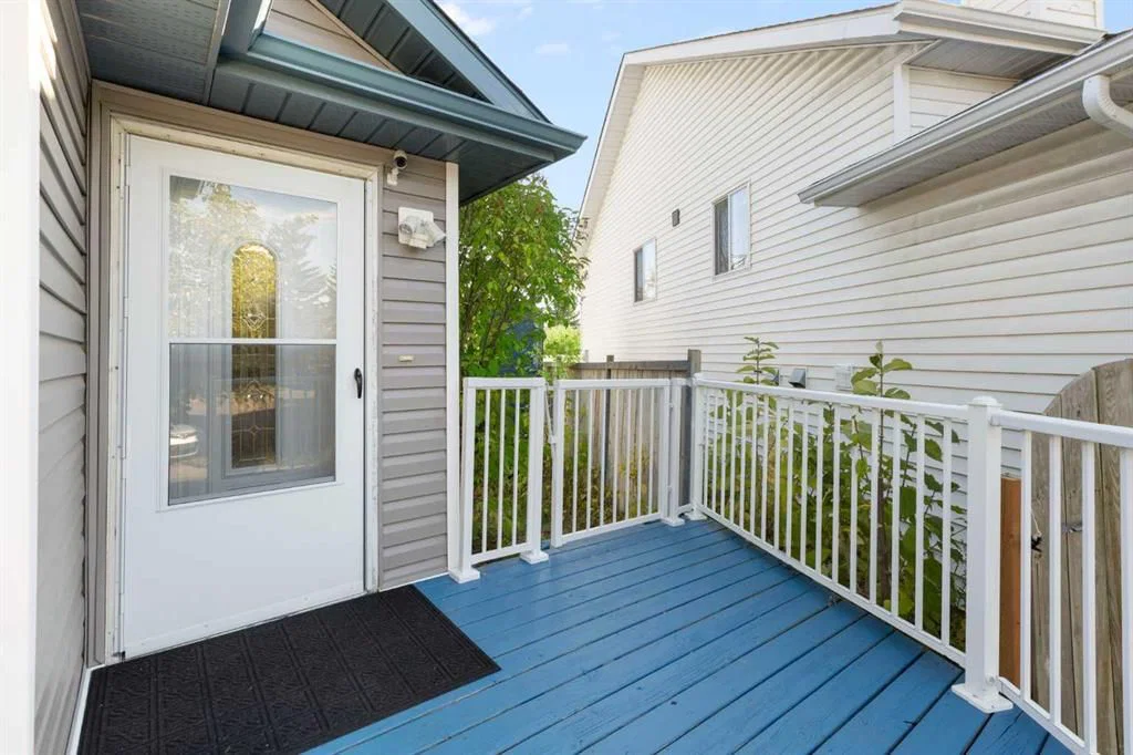 331 Coverdale Court NE, Calgary — photo 5 of 45