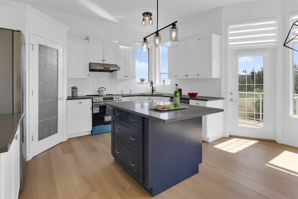 99 Edgeridge View NW, Calgary — photo 4 of 45