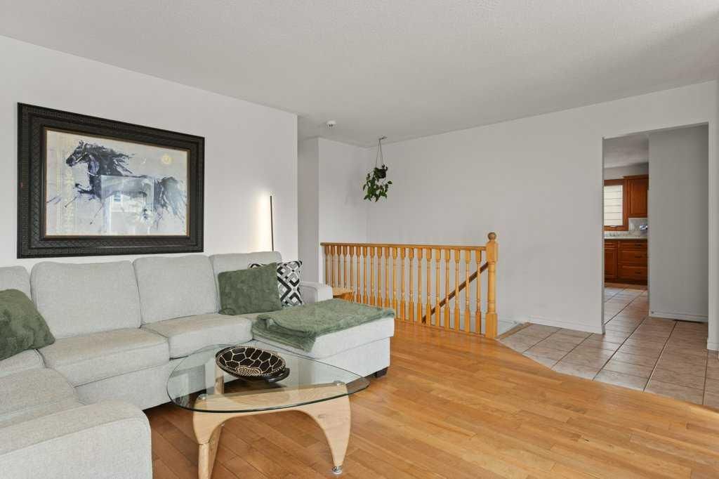 167 Deerpath Court SE, Calgary — photo 5 of 43
