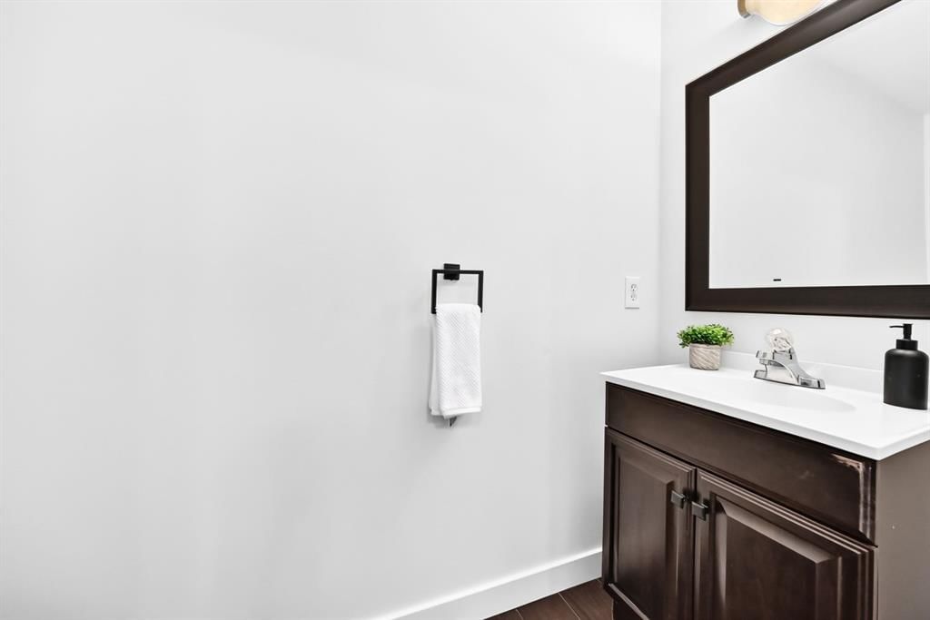 262 Coventry Court NE, Calgary — photo 5 of 38
