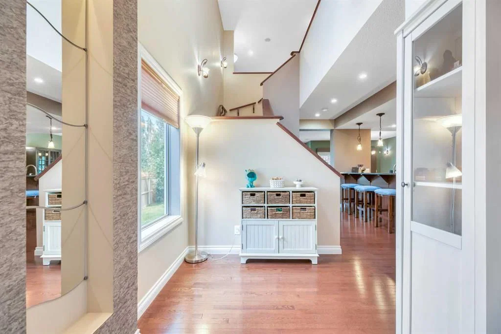 331 Mahogany Court SE, Calgary — photo 4 of 46