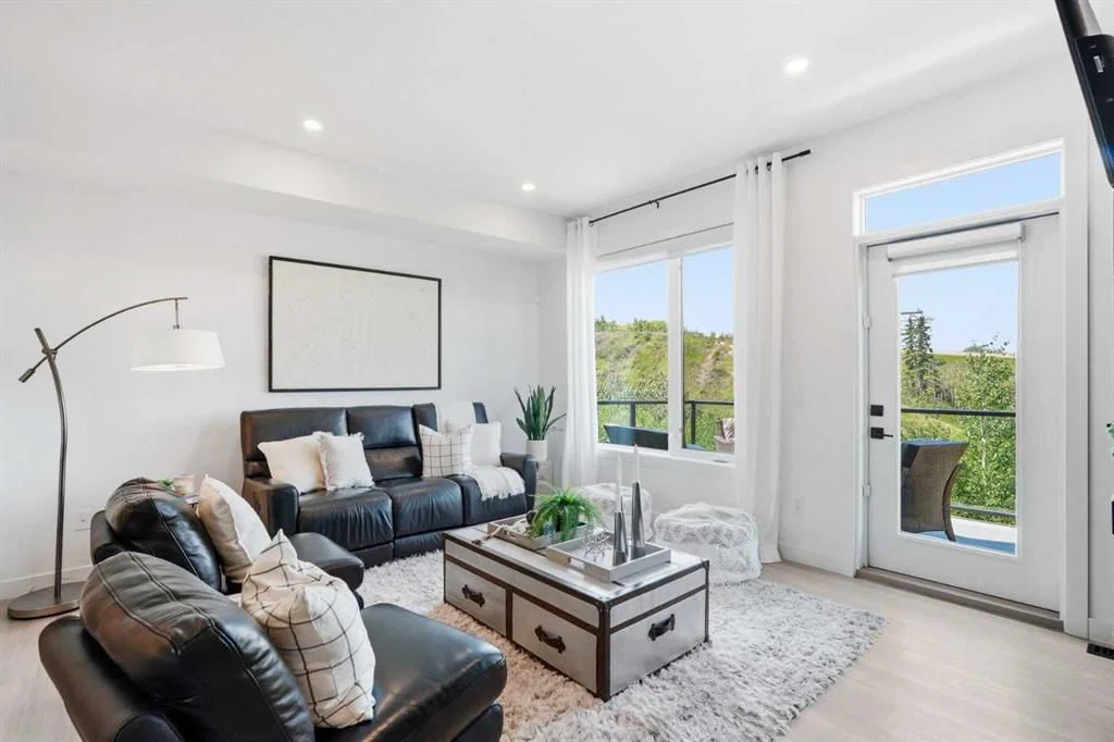 108 Na'a Heights SW, Calgary — photo 4 of 48