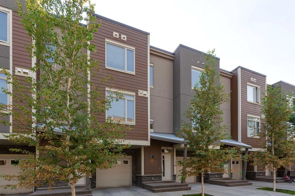 16 Westpark Common SW, Calgary — photo 3 of 34