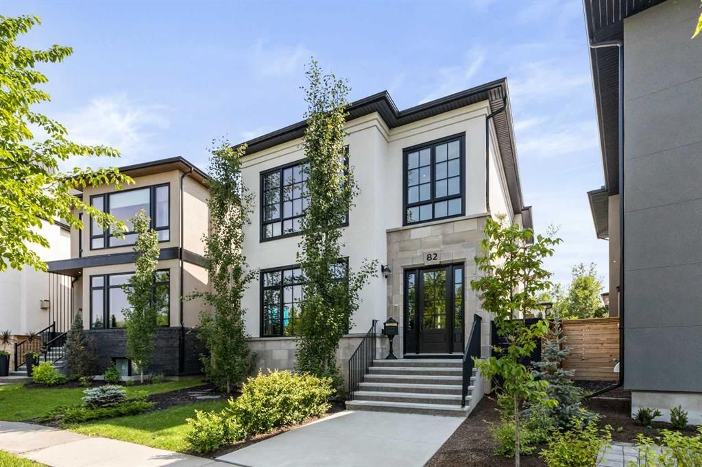 82 Valour Circle SW, Calgary — photo 2 of 49