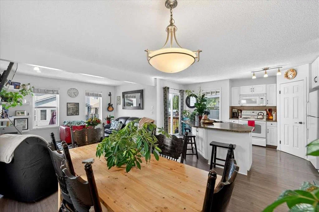194 Everoak Gardens SW, Calgary — photo 5 of 45