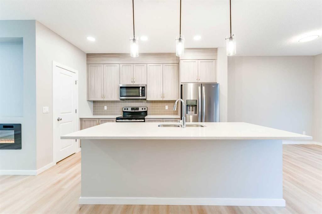 105 Highview Gate SE, Airdrie — photo 4 of 39