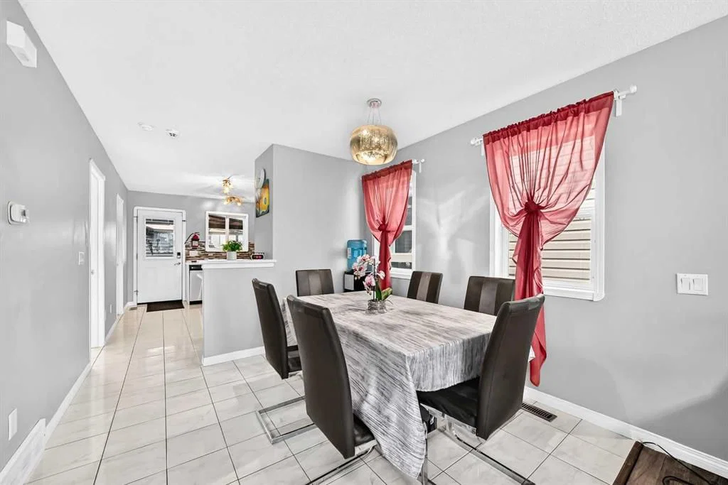 125 Appleburn Close SE, Calgary — photo 4 of 19