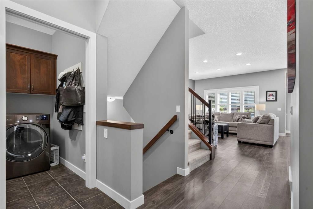 234 Pantego Way NW, Calgary — photo 5 of 50