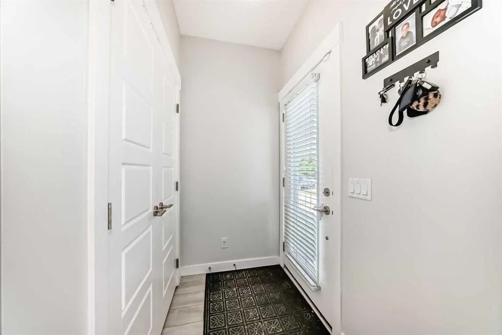 107 Lucas Boulevard NW, Calgary — photo 5 of 46