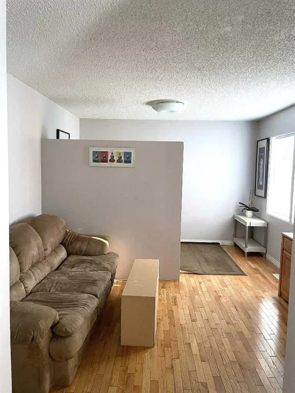 1611 Olympia Drive SE, Calgary — photo 2 of 20