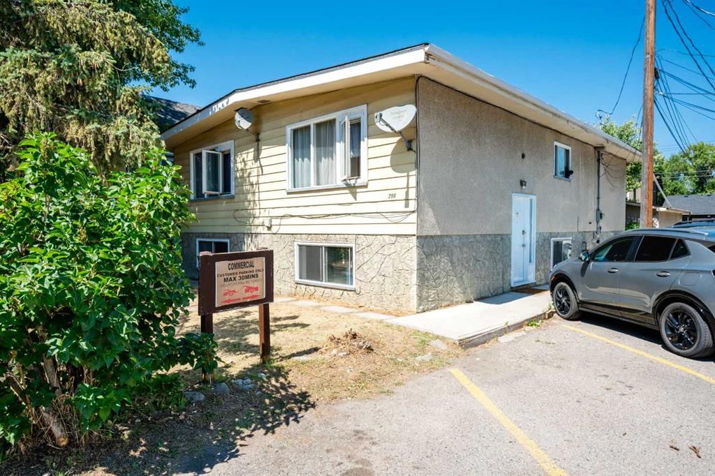 254 23 Avenue NE, Calgary — main listing photo