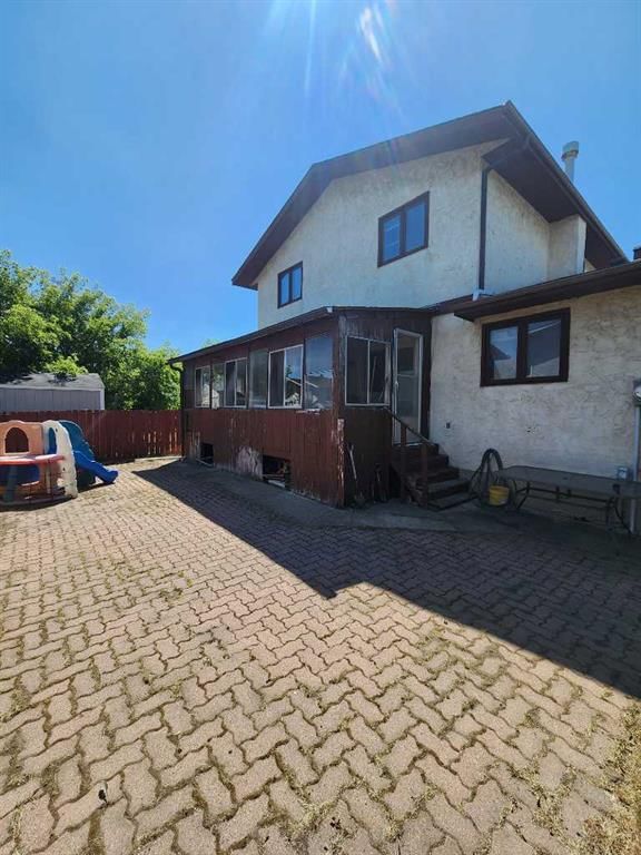 39 Whiteram Close NE, Calgary — photo 3 of 17