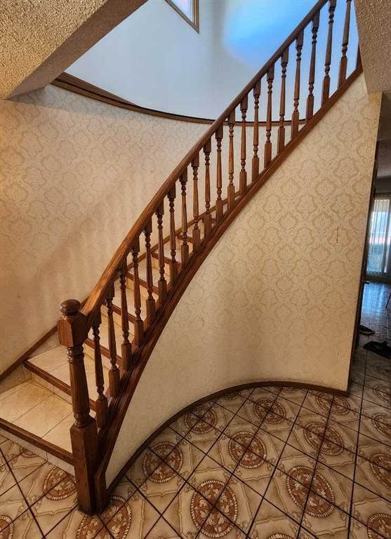 39 Whiteram Close NE, Calgary — photo 4 of 17