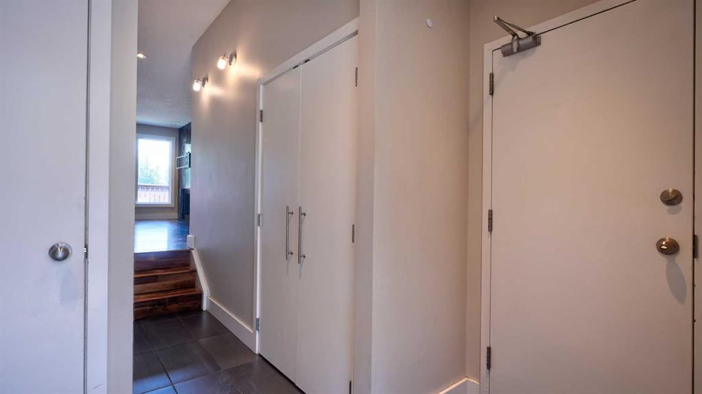 14, 2323 Oakmoor Drive SW, Calgary — photo 2 of 29