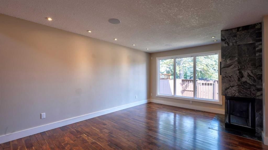 14, 2323 Oakmoor Drive SW, Calgary — photo 4 of 29