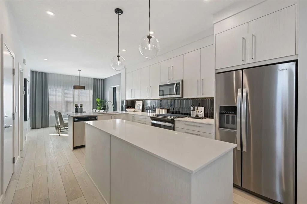 9941 Huxbury Drive NE, Calgary — photo 4 of 27