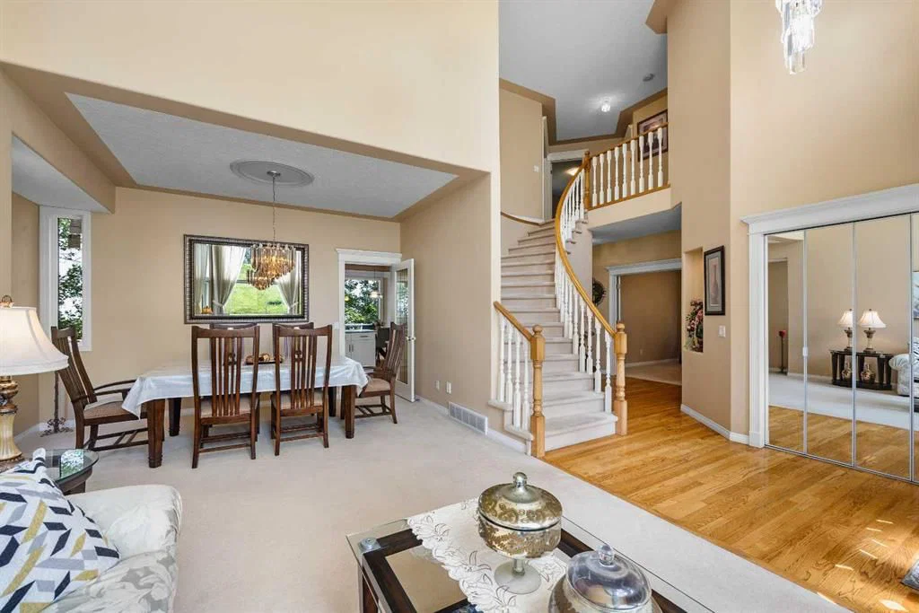 207 Hamptons Drive NW, Calgary — photo 5 of 47