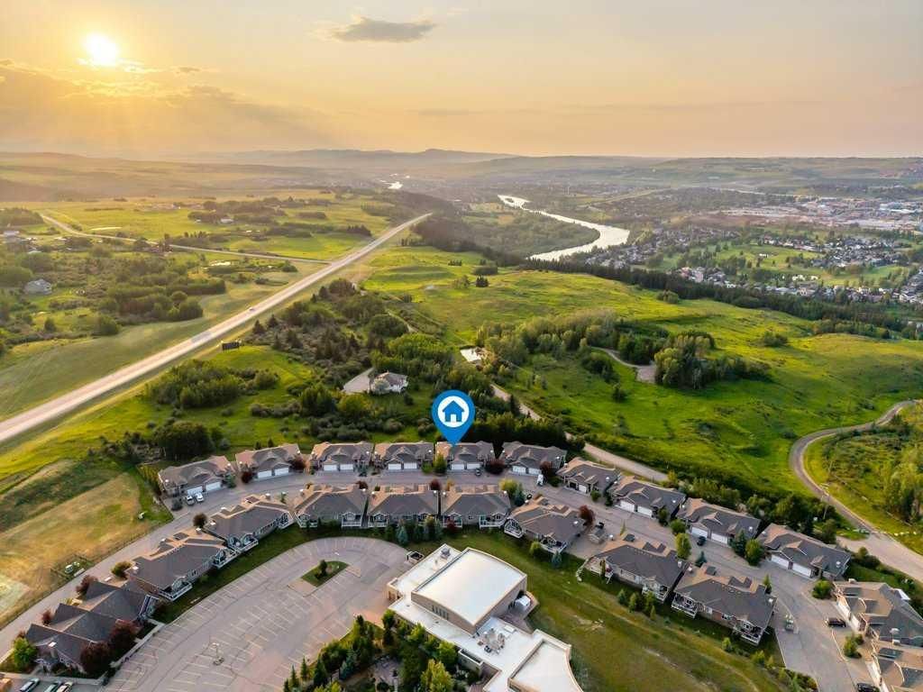 61 River Heights View, Cochrane — photo 3 of 45
