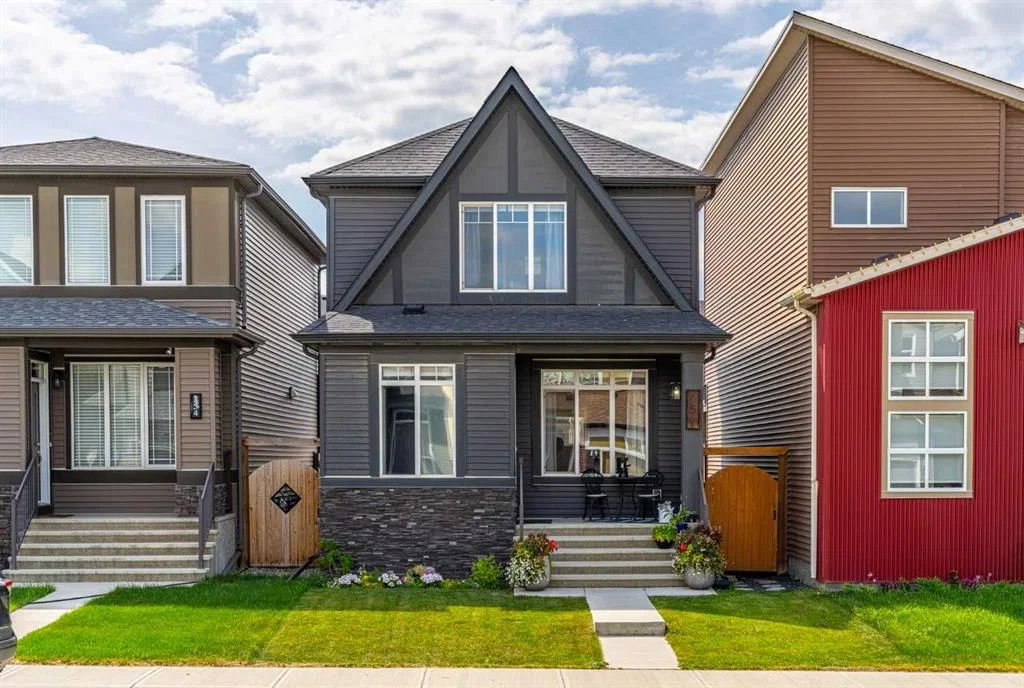 250 Belmont Heath SW, Calgary — photo 2 of 35