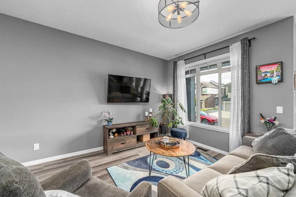 250 Belmont Heath SW, Calgary — photo 4 of 35