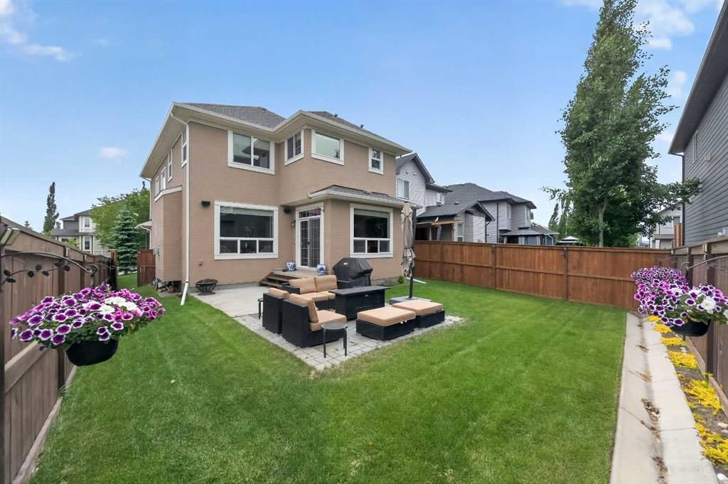 131 Cranarch Crescent SE, Calgary — photo 5 of 50