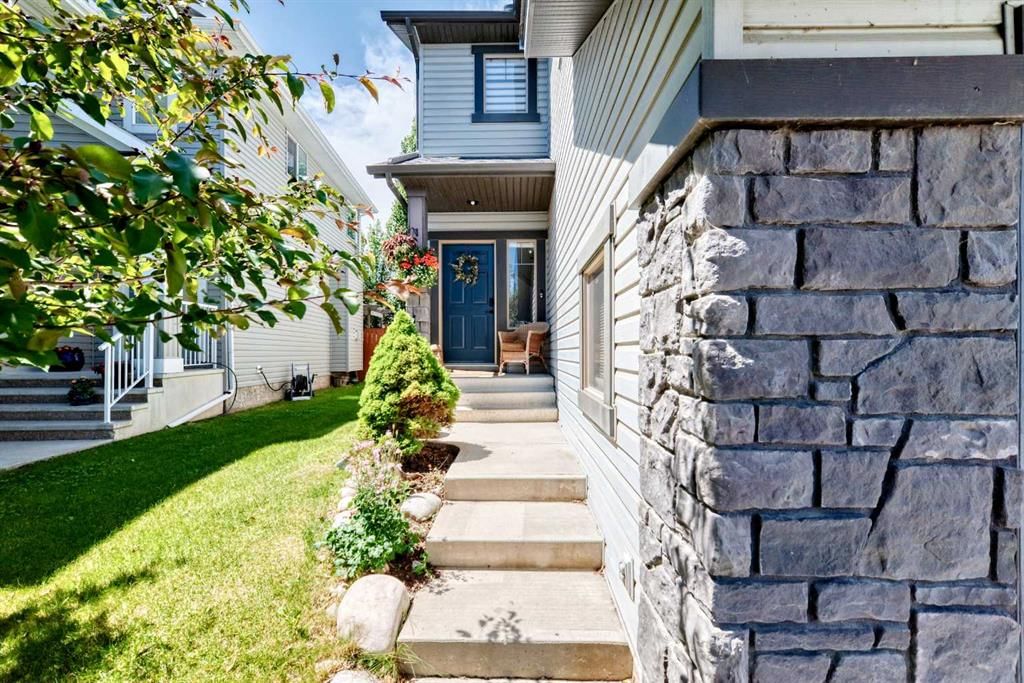 24 Brightonstone Gardens SE, Calgary — photo 2 of 37