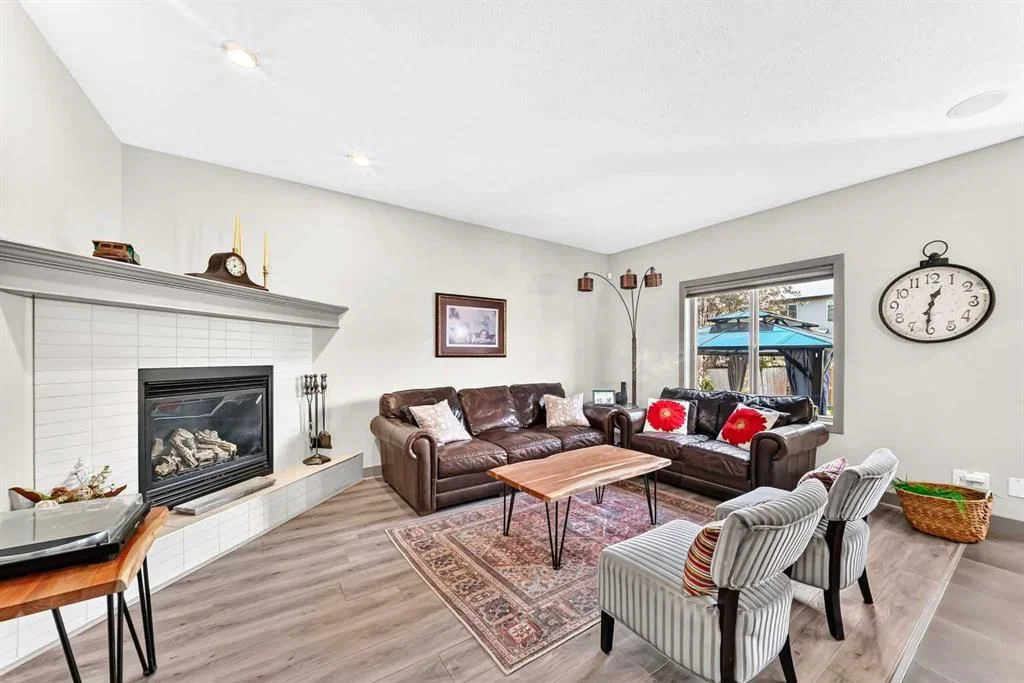 24 Brightonstone Gardens SE, Calgary — photo 5 of 37