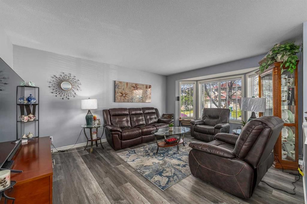 176 Chaparral Ridge Circle SE, Calgary — photo 5 of 37