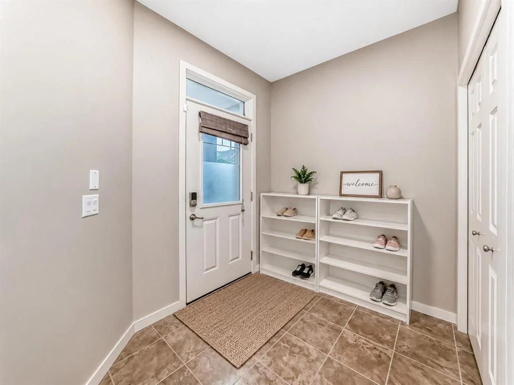 109 New Brighton Park SE, Calgary — photo 2 of 37
