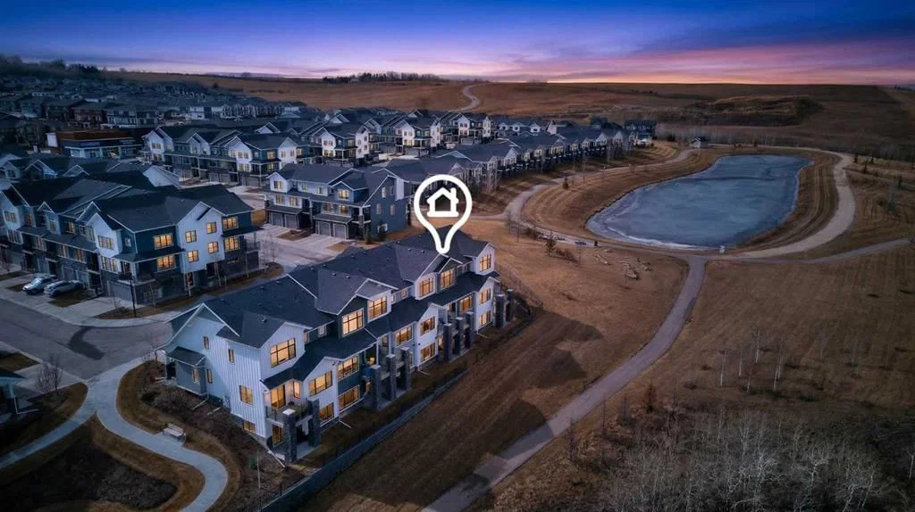 116 Crestridge Common SW, Calgary — main listing photo