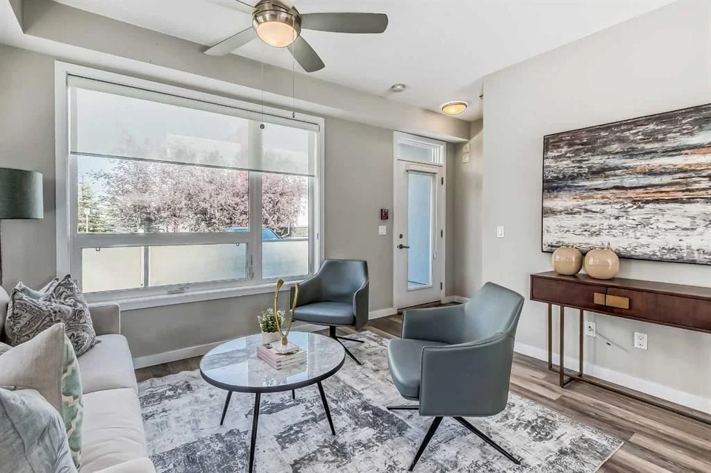 8539 8A Avenue SW, Calgary — photo 5 of 37