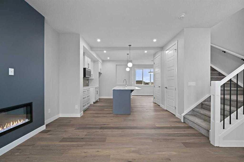 250 Southbow Avenue, Cochrane — photo 2 of 10