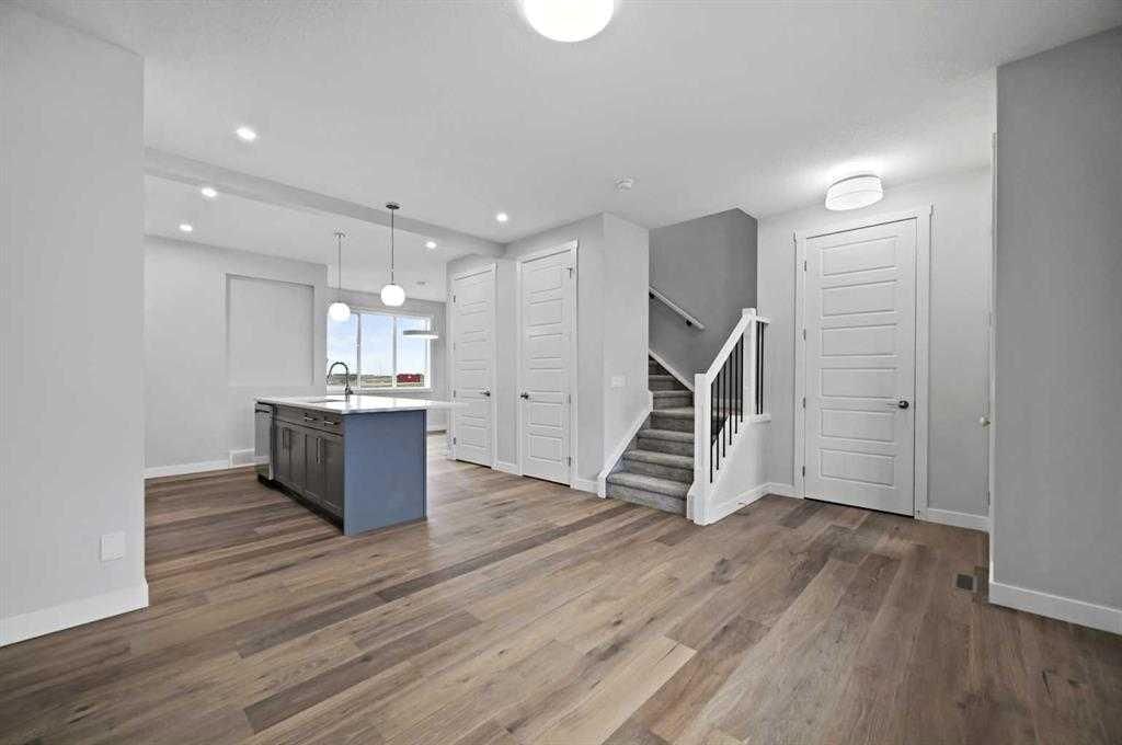 250 Southbow Avenue, Cochrane — photo 5 of 10