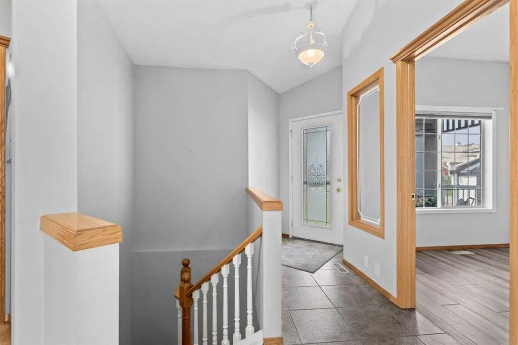 26 Chaparral Close SE, Calgary — photo 2 of 50