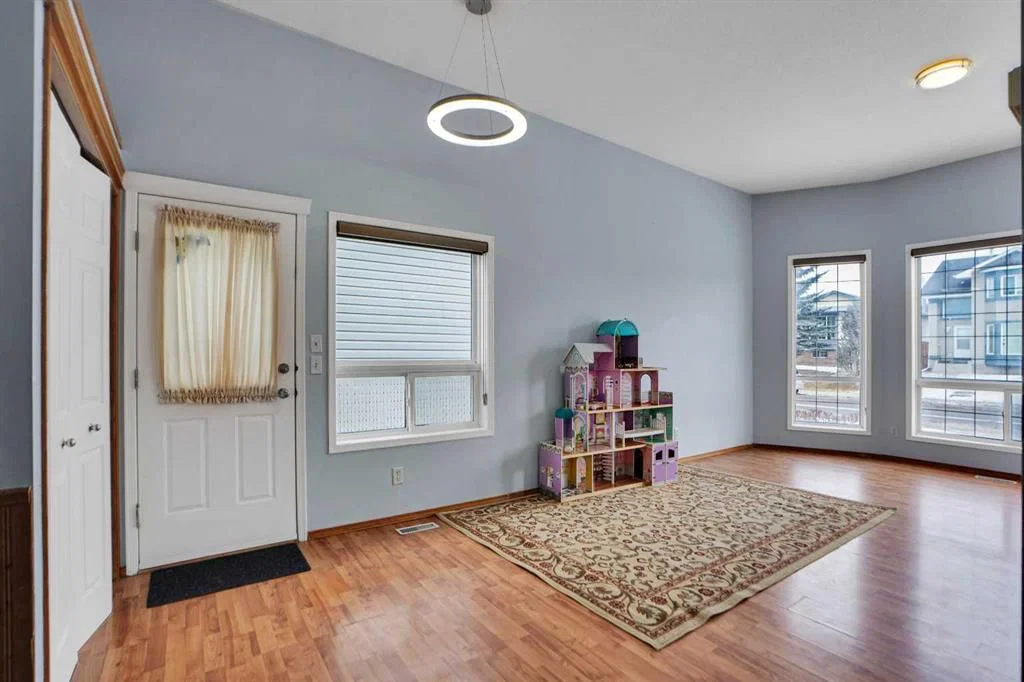 193 Martindale Drive NE, Calgary — photo 4 of 49