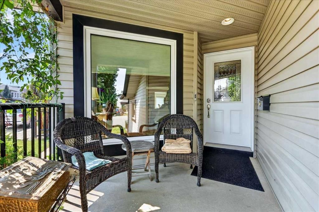 23 Cranfield Crescent SE, Calgary — photo 4 of 50