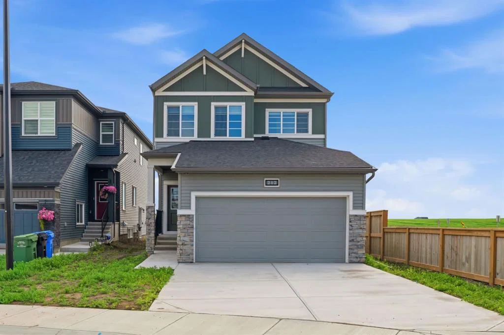 212 Lewiston Landing NE, Calgary — main listing photo