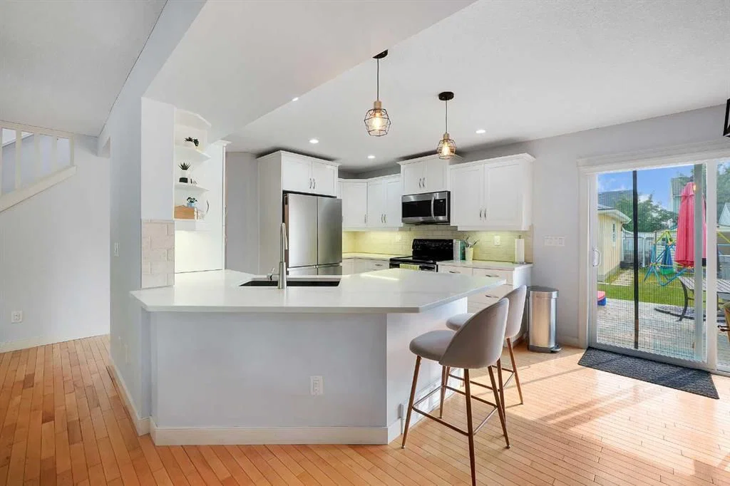 5532 Forand Street SW, Calgary — recently sold home