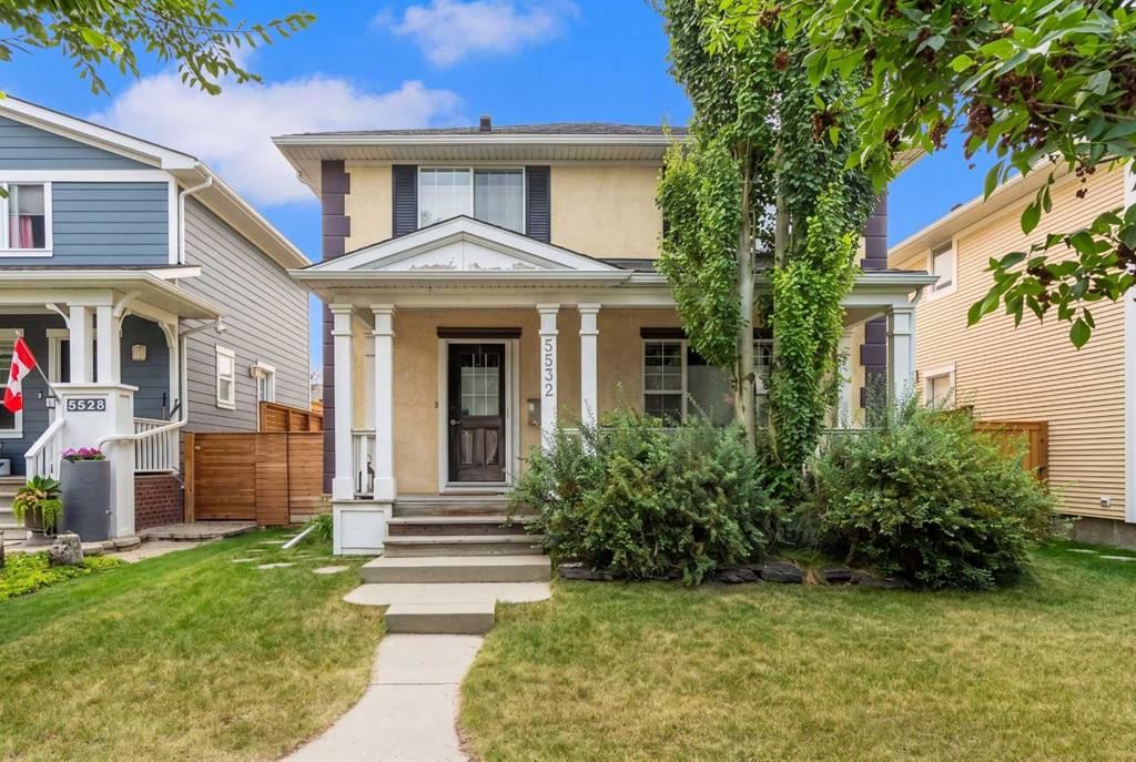 5532 Forand Street SW, Calgary — photo 3 of 44
