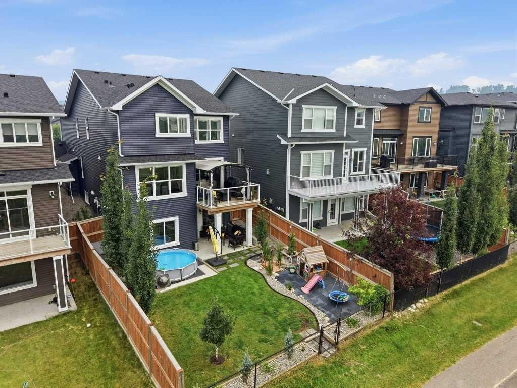 151 Crestridge Hill SW, Calgary — main listing photo