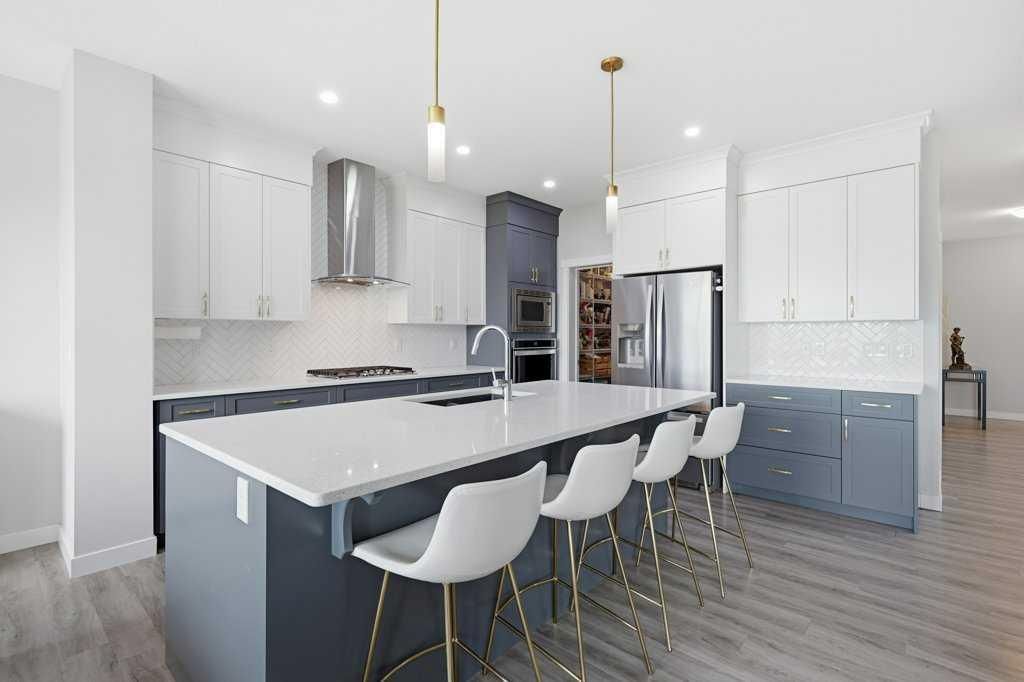 151 Crestridge Hill SW, Calgary — photo 4 of 43
