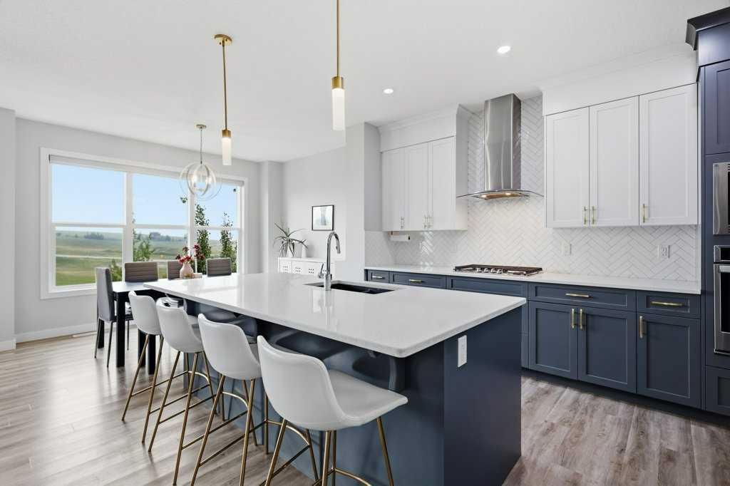 151 Crestridge Hill SW, Calgary — photo 5 of 43