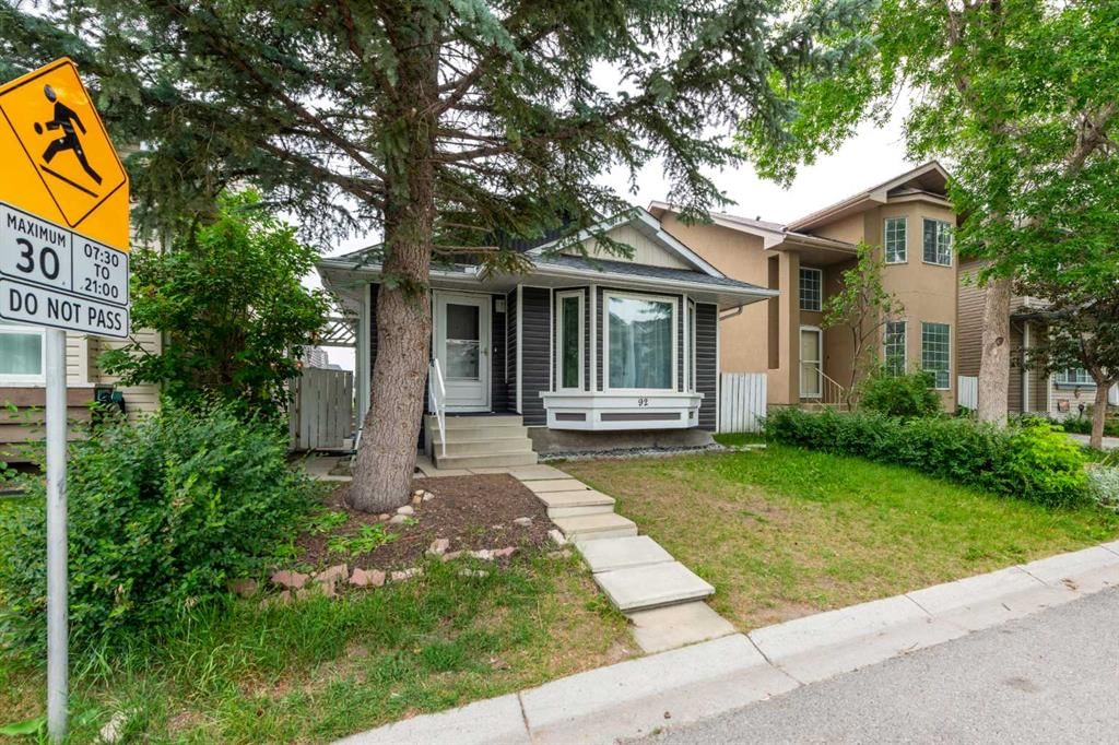 92 Martinwood Road NE, Calgary — photo 2 of 36