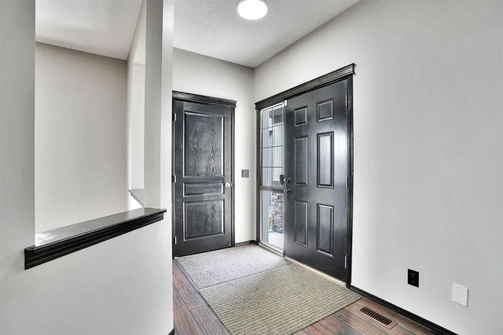 109 Pantego Terrace NW, Calgary — photo 3 of 50
