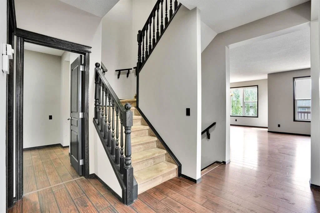 109 Pantego Terrace NW, Calgary — photo 4 of 50