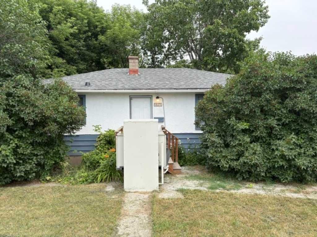 8348 Bowness Road NW, Calgary — recently sold home