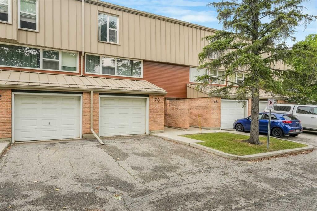 70 Brae Glen Lane SW, Calgary — photo 2 of 50