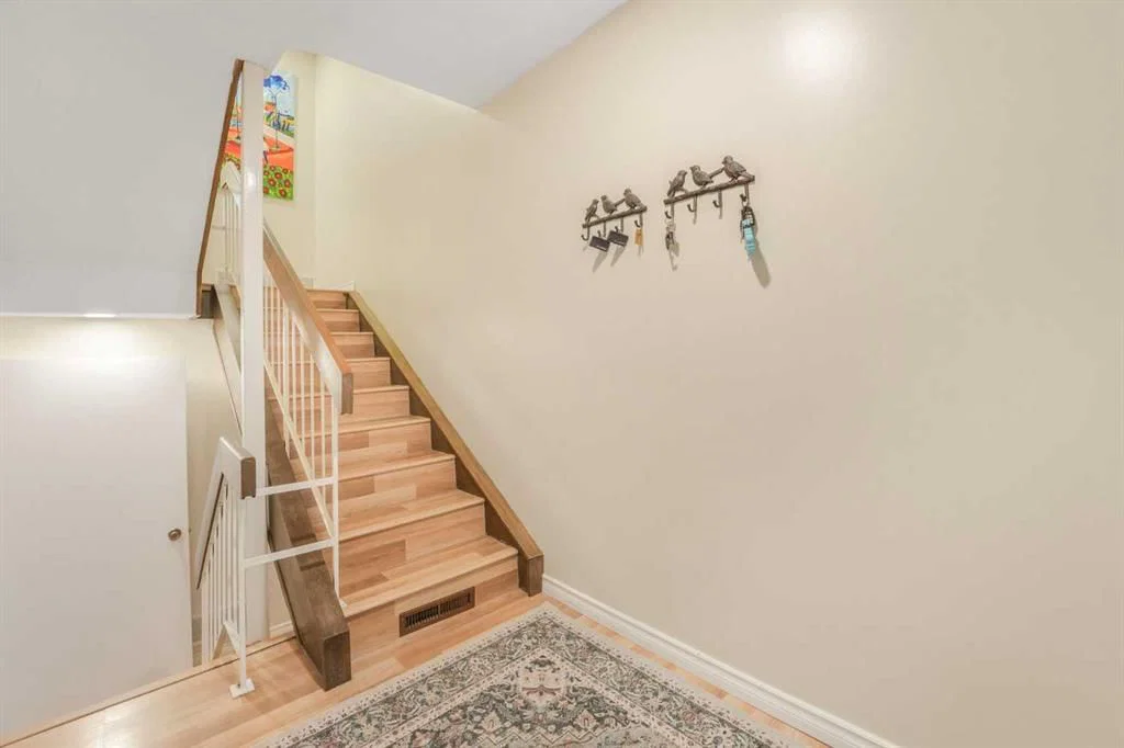 70 Brae Glen Lane SW, Calgary — photo 4 of 50