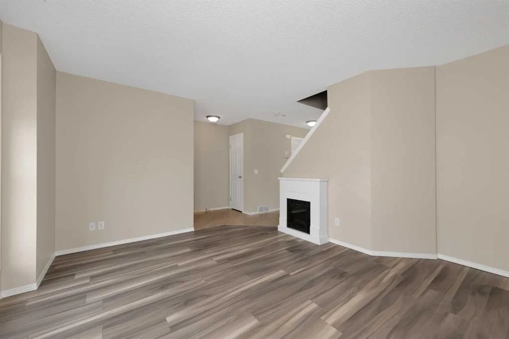 169 Everstone Drive SW, Calgary — photo 4 of 35